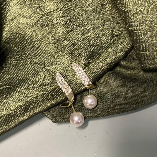 The Pearl Drops